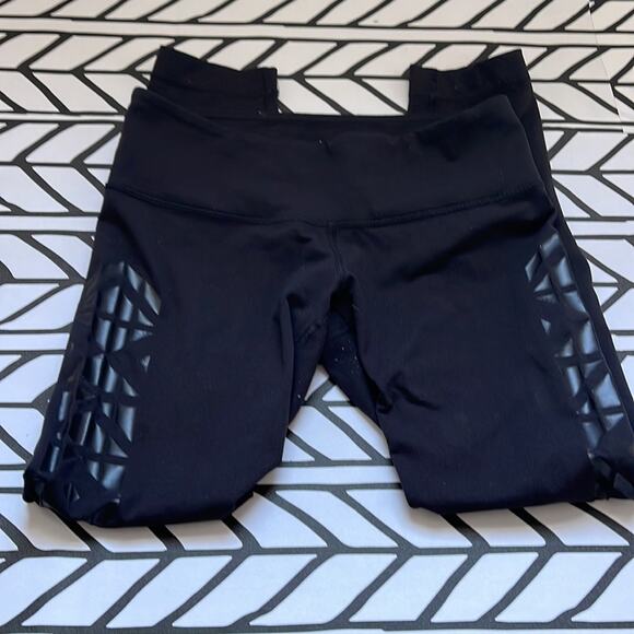 Lululemon athletica 23” crop leggings - Picture 2 of 6